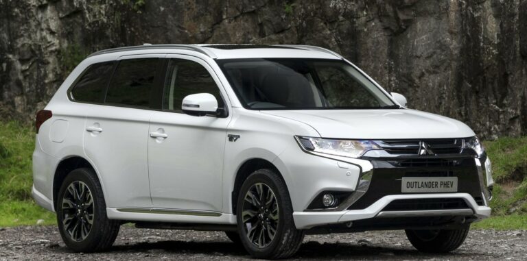 Mitsubishi 2026 Outlander PHEV Review