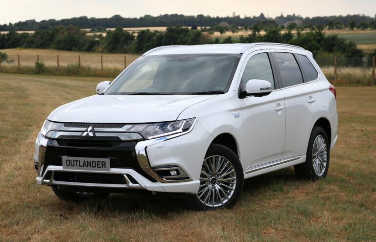 New 2026 Mitsubishi Outlander PHEV Features