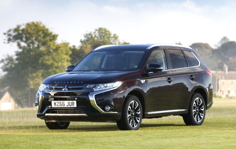 2027 Mitsubishi Outlander Plug-In Hybrid EV Review